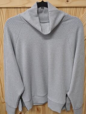 Avia Light Gray Turtleneck Sweater